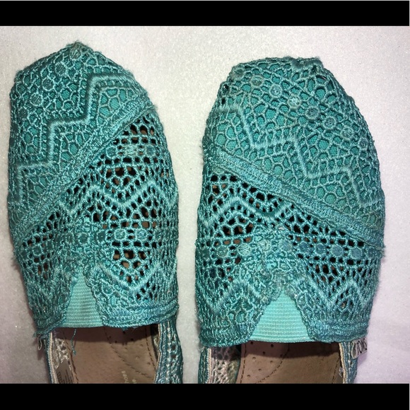 Tie dye Toms Slip on Shoes size 6.5 Teal Color - Picture 6 of 6